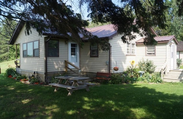 Cabin 15 Lakefront Family Resort