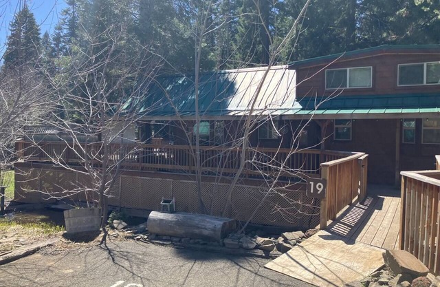 Cabin #19 at Hyatt Lake Resort