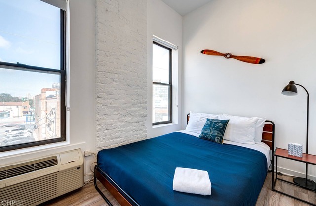 Cabin 302 by 747 Lofts