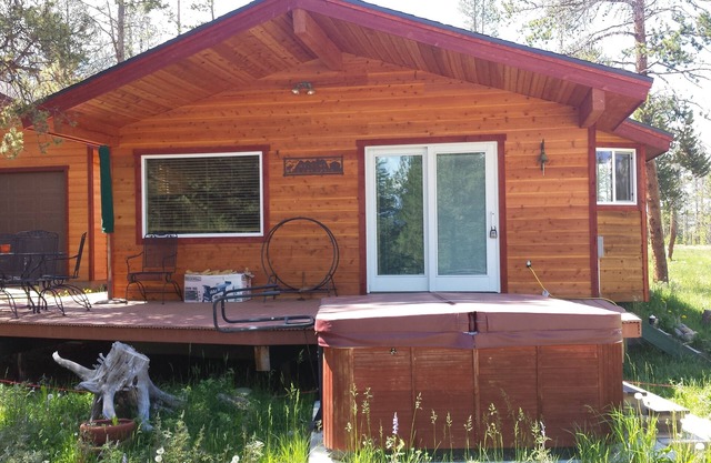 Private Kabine, Whirlpool, 3 Meilen von Fraser, 2 Betten, W / D, Garage