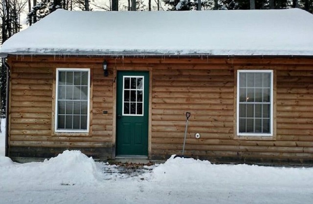Cabin 4 Roody's Black Bear Cabins- Trail access from camp