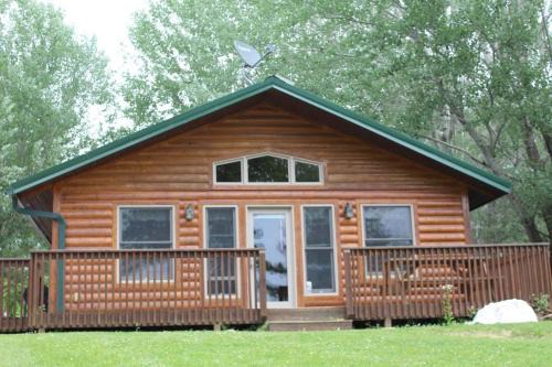 Cabin 5 - Modern Cabin with AC and lake views Fully handicap accessible