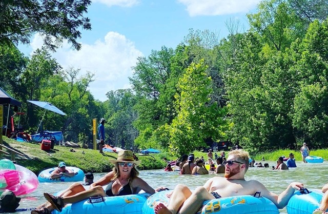 Cabin at Son's Blue River Camp! Stay here & enjoy the gorgeous San Marcos River!