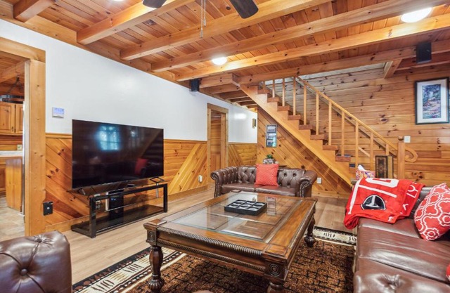 Cabin Bliss - Just 1 Mile from Lake Lanier