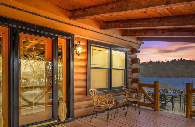 Cabin Cove ~ Luxe Theater, Heated Pool, River View