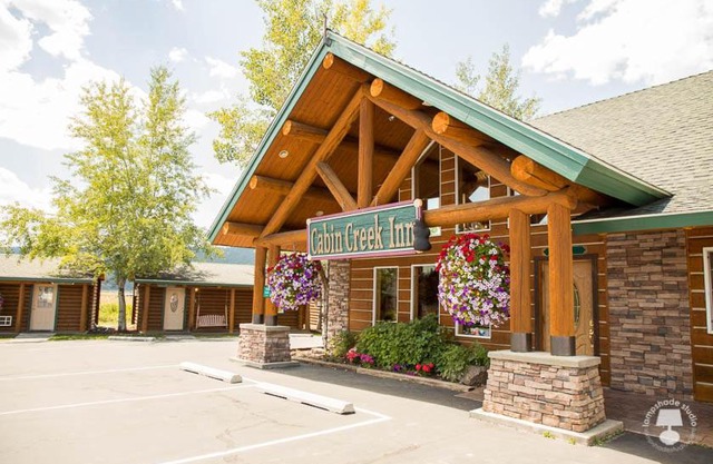 Cabin Creek Inn