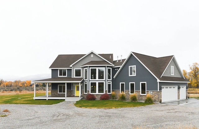 Cabin getaway on 10 acres w/ wifi and fishing pond in Swan Valley