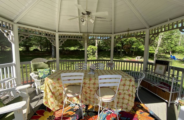 Cabin in the Cottage