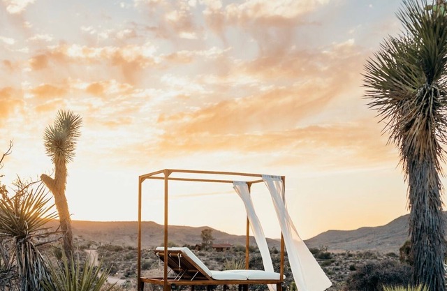 Cabin in the desert with 360 views near Joshua Tree National Park
