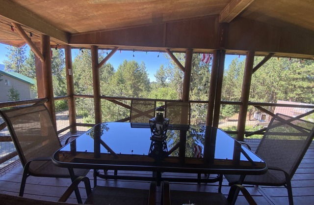 Cabin in the Pines - 3 Minutes to the beach, docks or golf!