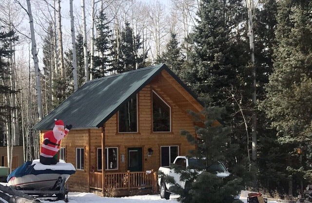 Cabin in the Pines surrounded by fun