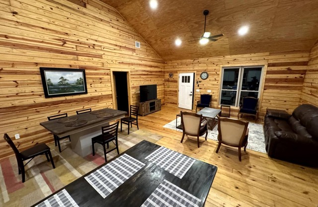 Cabin in the Rural Forest!