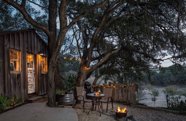 Cabin in the Wine Country-Surrounded by vineyards