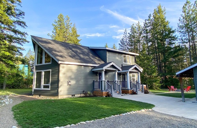 Cabin in the Woods- Family Friendly, Private Hot Tub