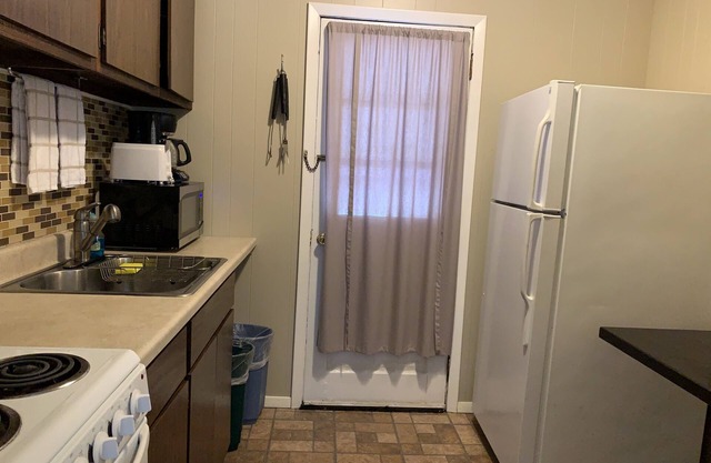 Cabin-like Studio Motel Suite