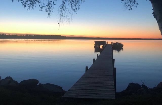 Cabin located on beautiful Lake Millecoquins