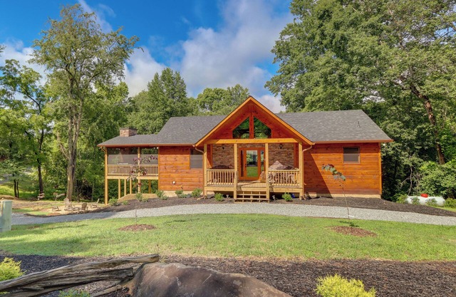 Cabin Near Blue Ridge w/ Fire Pit & Large Deck