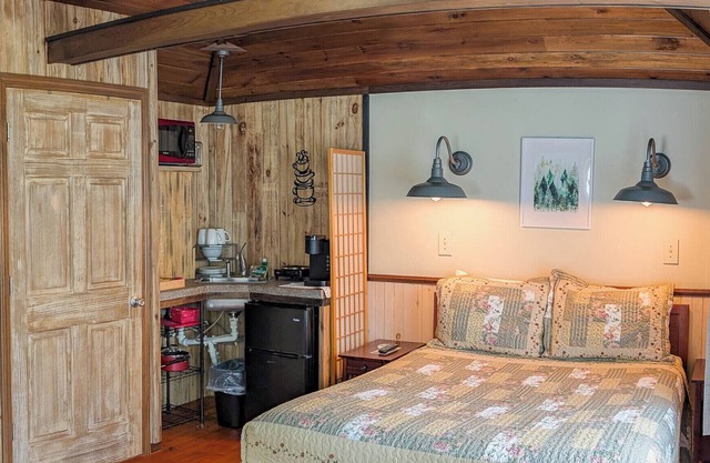 Cabin Newly Renovated Cabin 21