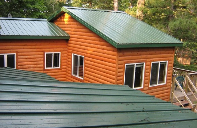 Kabine auf privatem Mokassinsee in Land O Lakes, Wisconsin