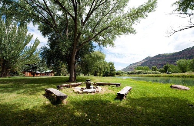 Hütte auf privater Ranch am Animas River - gefüllter Teich