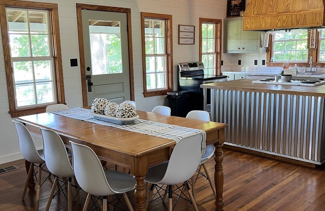 Cabin on the Ridge - Hometown - Laurel, MS