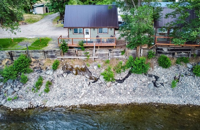 Cabin on the Salmon River