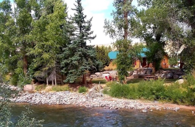 Cabin on the Wind River - Excellent in-town location!