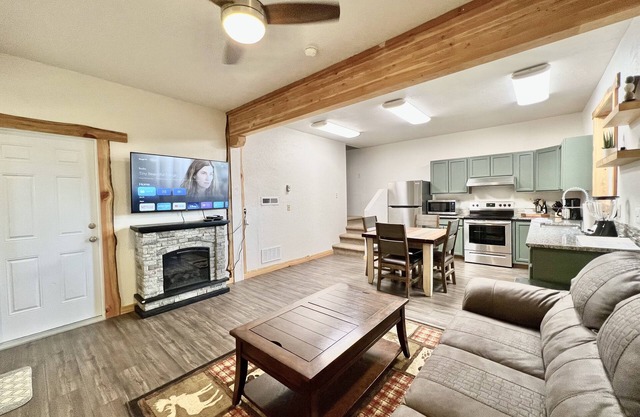 Cabin Retreat near Terrace Lakes Resort