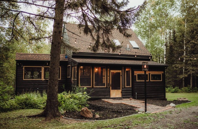Cabin retreat nestled in the woods above Lake Superior. Close to GM AND Lutsen.