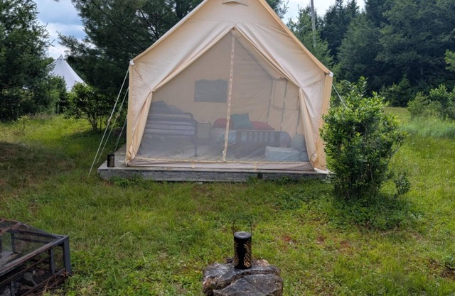 CABIN TENT ON WORKING RANCH NEAR BETHEL WOODS