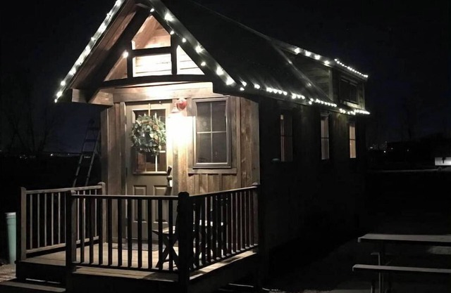 Cabin Tiny Home on the Lake