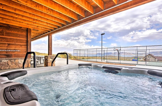 Garden City-Kabine mit Whirlpool, Sportplatz und Aussicht!