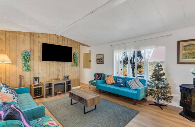 Cabin w/ breathtaking view Stop before Tahoe