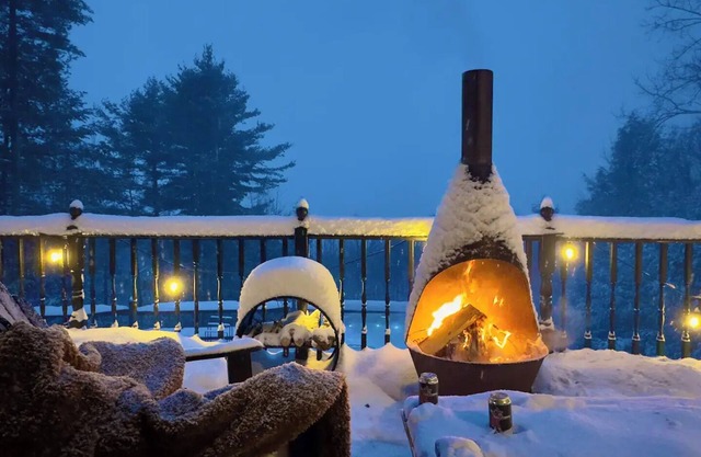 Cabin w/ Mountain Views, Hot Tub, AC, Pet + Family Friendly, WFH, Fireplace