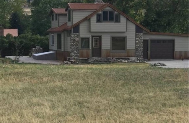 Cabin with modern amenities