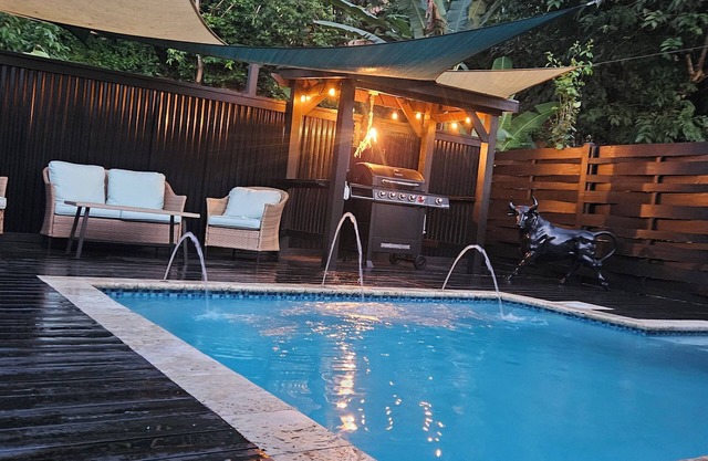Cabin with private pool