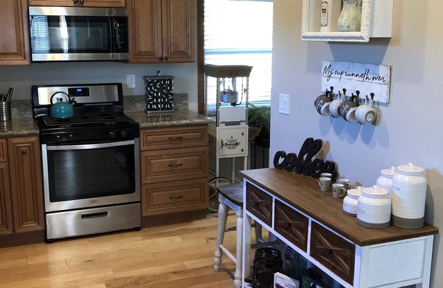 Cabin with Spa and Arcades 7 mins to Ski Resort