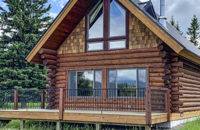 Wunderschöne 2-Zimmer-Blockhütte, 3 Meilen vom Bowman Lake-Eingang in den Glacier Park entfernt