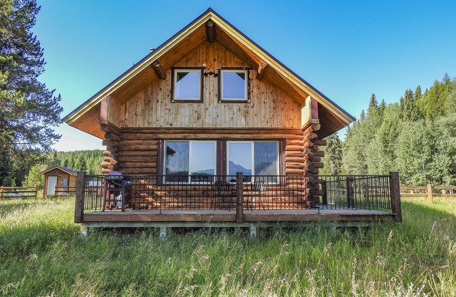 Wunderschöne 2-Zimmer-Blockhütte, 3 Meilen vom Bowman Lake-Eingang in den Glacier Park entfernt