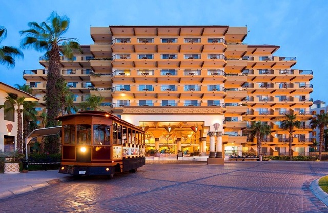 CABO BEACH RESORT & SPA, 1 bedroom ocean view suite in fabulous Cabo San Lucas!