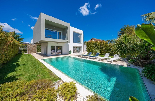 Cabo Oeste - Magnificent house, heated pool