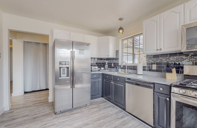 Cactus Hills, Mountain View and Hiking Nearby