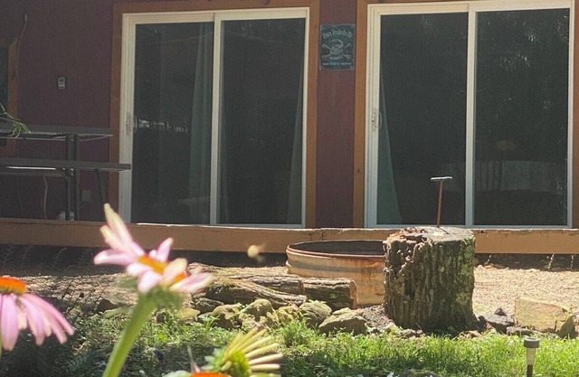 Caddo River Crossing Cabin E - Blick auf den Fluss und Zugang