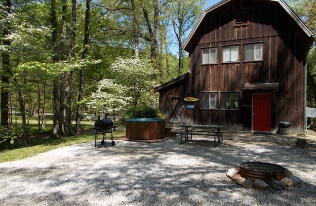 Caddo River Crossing Cabin A / B - Zugang zum Fluss