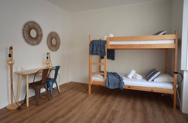 Cais -Bed Mixed Dormitory Room