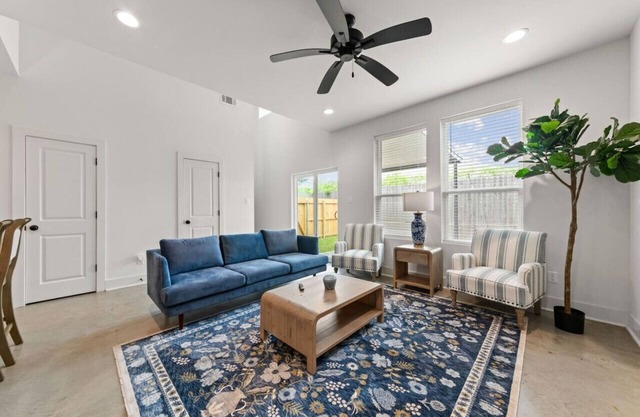 Cajun French House*2 King Beds*Fast Wi-Fi*Garage