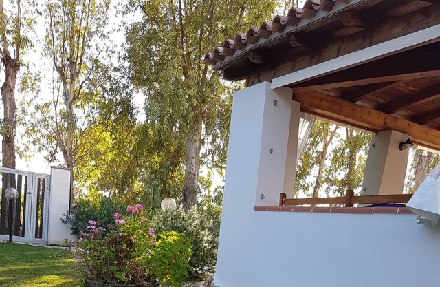 CALA LIBEROTTO-COSY-Haus mit Garten- wenigen Minuten zu Fuß zum Strand