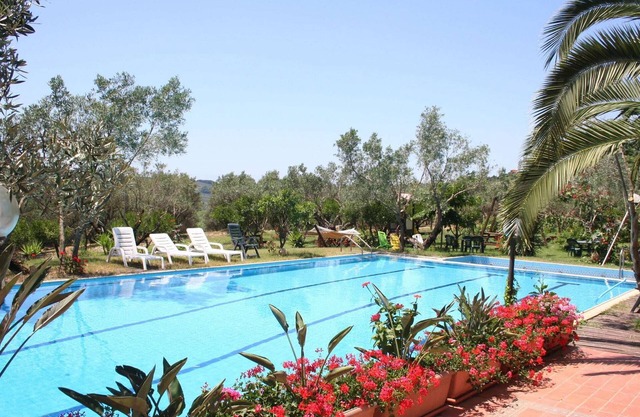 Einladendes Ferienhaus in Maida mit Schwimmbad