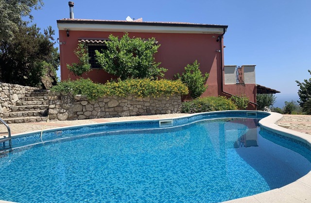 Swimmingpool und Haus zur exklusiven Nutzung in einer Einsiedelei, 15 Minuten vom Meer und 20 Minuten von Soverato entfernt