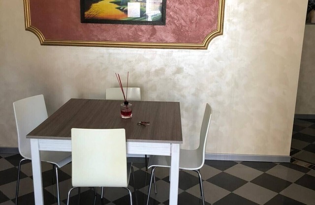 Kalabrien Meer, Hügel und Höhlensiedlungen zu besuchen, alte Aromen